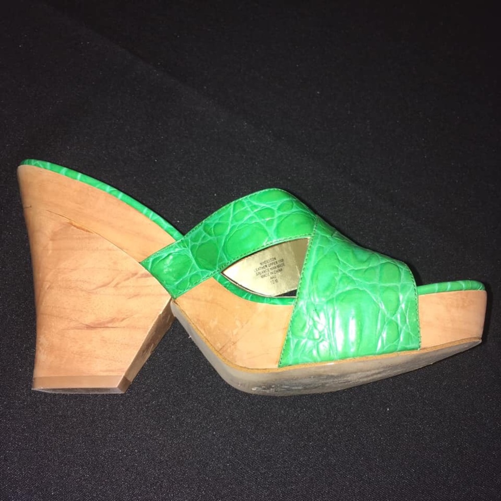 Size 10 Leather Upper Wedge